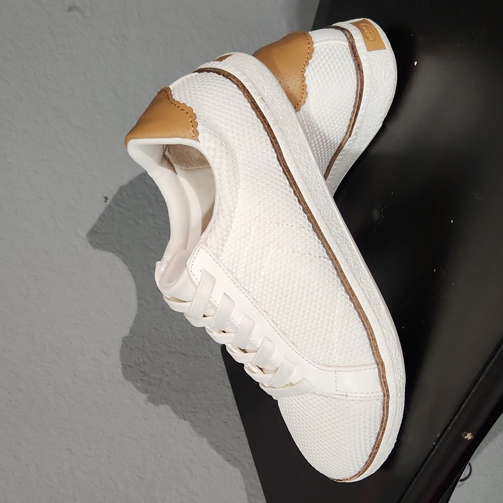 Dr scholls white shoes